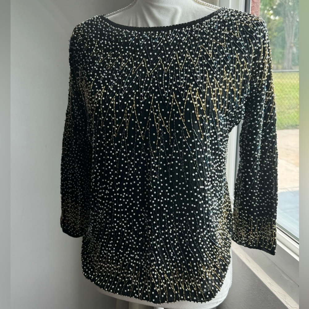 Saks Fifth Avenue Size Large Black Bead and Pearl Top Fully Lined